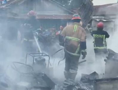 Naas! Tiga Rumah Warga di Medan Denai Ludes Terbakar
