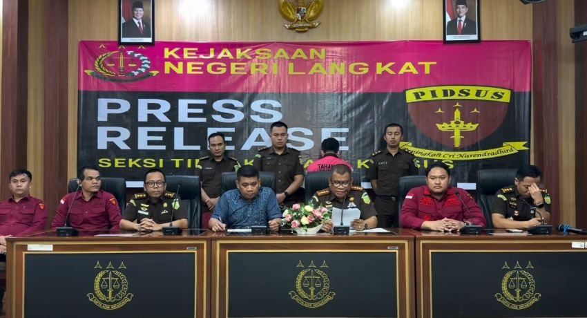 Kadisdik Langkat dan Kasi Sarpras Jadi Tersangka Korupsi Smartboard Rp 49,9 M, Kerugian Negara Capai Rp 20 M