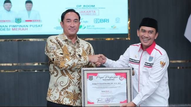 Kepala BNN RI Dianugerahi Tokoh Peduli Desa, Dorong Program Desa Bersinar di Seluruh Indonesia