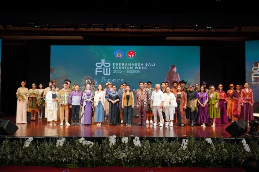 Denpasar Jadi Panggung Kain Tradisional Bali di DBFW 2025, 110 Desain dari 11 Desainer Dipamerkan!