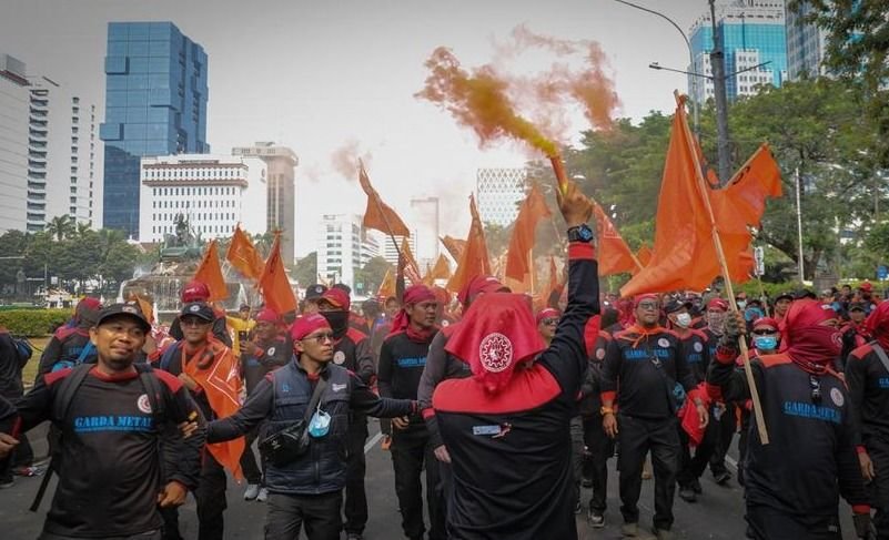 Kenaikan UMP Hanya 3,75%? Ratusan Ribu Buruh Siap Geruduk Istana dan DPR RI 22 November!