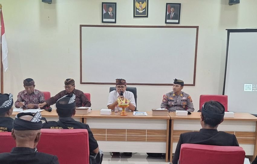 Denpasar Perkuat Sinergi Pecalang dan Polresta lewat “Jumat Curhat”