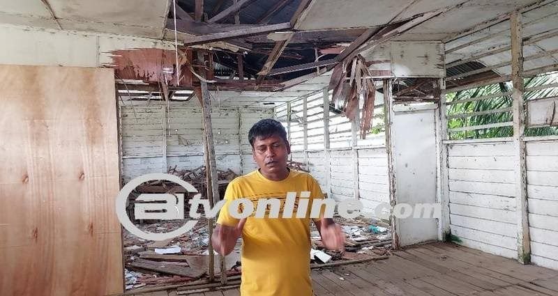 Sekolah Hancur: Guru Lapar: Anak Sekolah Bertaruh Nyawa Menyeberang Sungai,Tapi Pemerintah Sibuk Dengan MBG