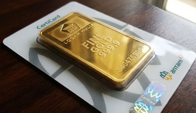 Harga Emas Antam Turun Tipis Hari Ini, Buyback Ikut Melemah