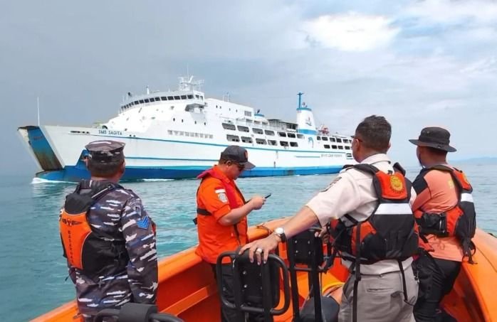 KMP SMS Sagita Kandas di Perairan Pulau Rimau Balak, Evakuasi Berjalan Lancar