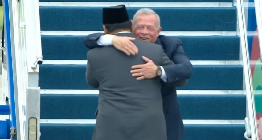 Momen Langka! Presiden Prabowo Duduk Satu Mobil dengan Raja Yordania Abdullah II