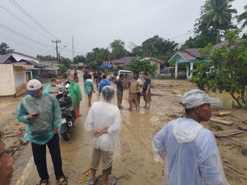 Dua korban meninggal dunia akibat banjir bandang di Desa Aek Ngadol, Batangtoru, Tapanuli Selatan