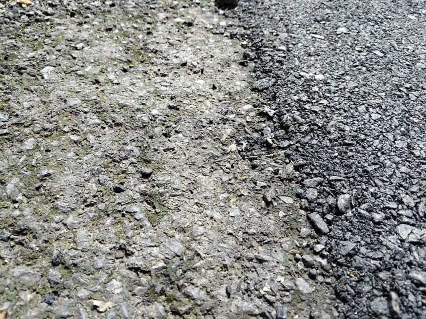 Warga Keluhkan Aspal Tipis di Jalan Pangeran Tirtayasa: Pembangunan Dinilai Asal-Asalan