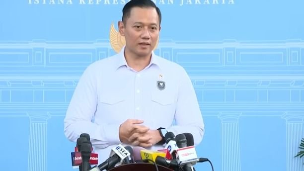 AHY Terima Gelar Pahlawan Nasional untuk Sang Kakek, Sarwo Edhie: Terima Kasih Presiden Prabowo