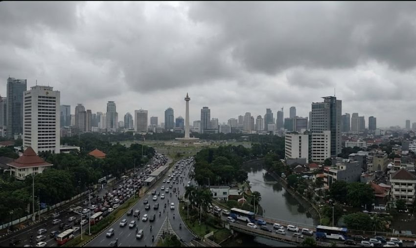 Cuaca DKI Jakarta Hari Ini: Berawan Merata, Suhu Capai 32 Derajat