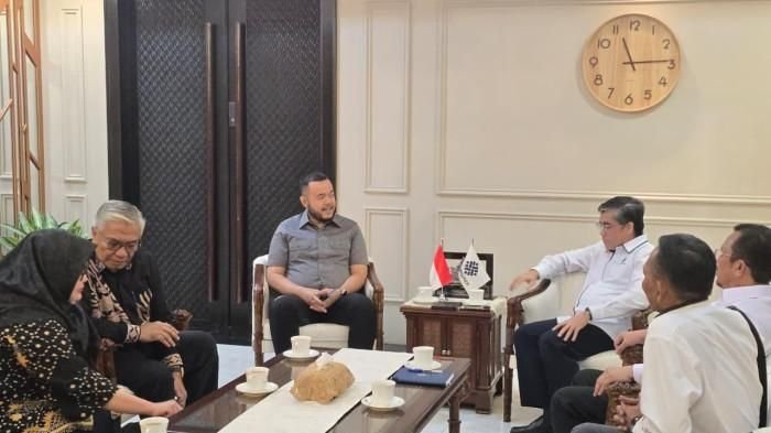 Wali Kota Padang Temui Kemenaker Dorong Tenaga Kesehatan Kuasai Bahasa Jerman Lewat Sister City Hildesheim