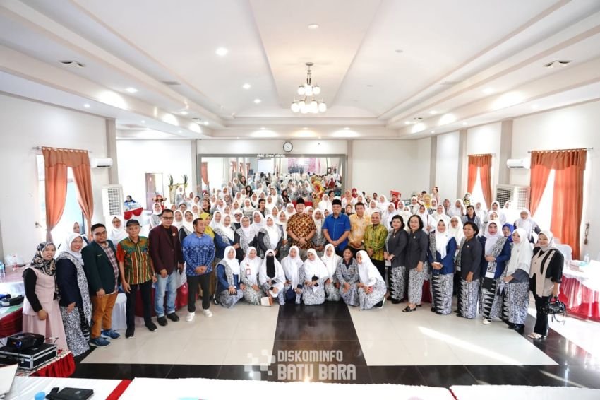 Bupati Batu Bara: Bidan Garda Terdepan dalam Menjaga Kesehatan Ibu dan Bayi