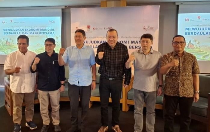 OJK Siapkan Kenaikan Bertahap Minimum Free Float Saham Jadi 25 Persen