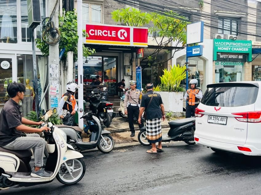 Penertiban Parkir Liar di Sanur: Sinergi Petugas untuk Kenyamanan Wisatawan