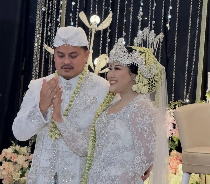 Boiyen Pesek Resmi Menikah, Suami Dosen S3 Jadi Sorotan