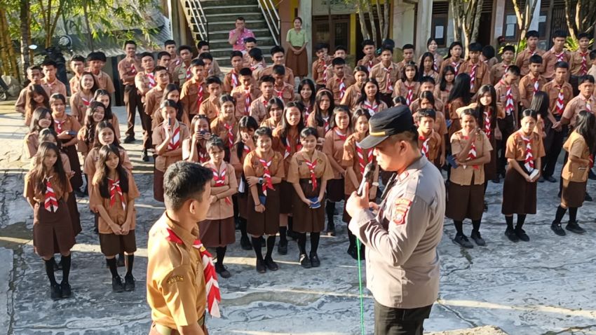 Police Goes to School: Polres Nias Selatan Imbau Pelajar Bijak Bermedia Sosial dan Hindari Kenakalan Remaja