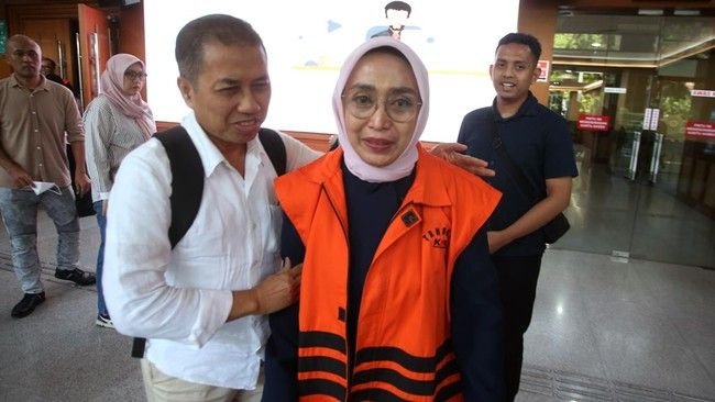 Keluarga Menunggu Sejak Subuh, Eks Dirut ASDP Ira Puspadewi Dijadwalkan Bebas Hari Ini