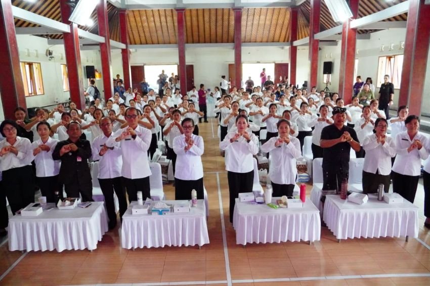 Ibu Putri Koster Dorong Transformasi Posyandu 6 SPM di Jembrana: &ldquo;Kader Jadi Ujung Tombak Pembangunan Desa&rdquo;