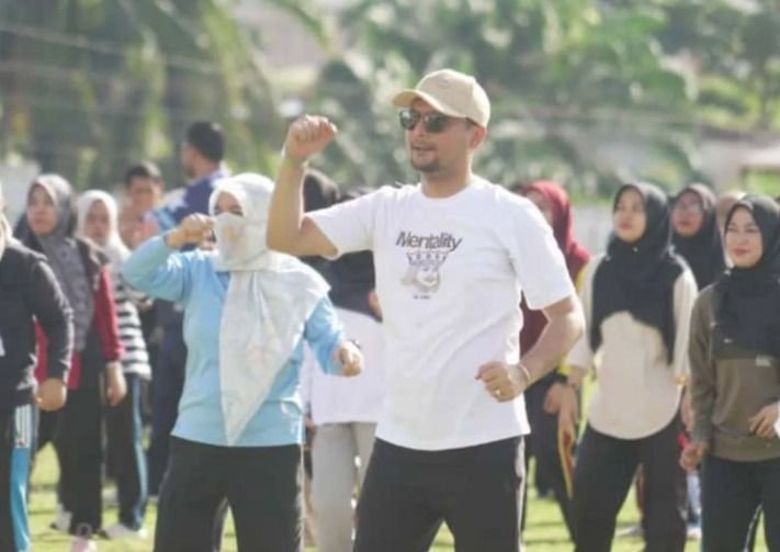 Bupati Fery Sahputra Pimpin Senam Pagi ASN Pemkab Labusel, Tekankan Pentingnya Tubuh Sehat untuk Pelayanan Optimal