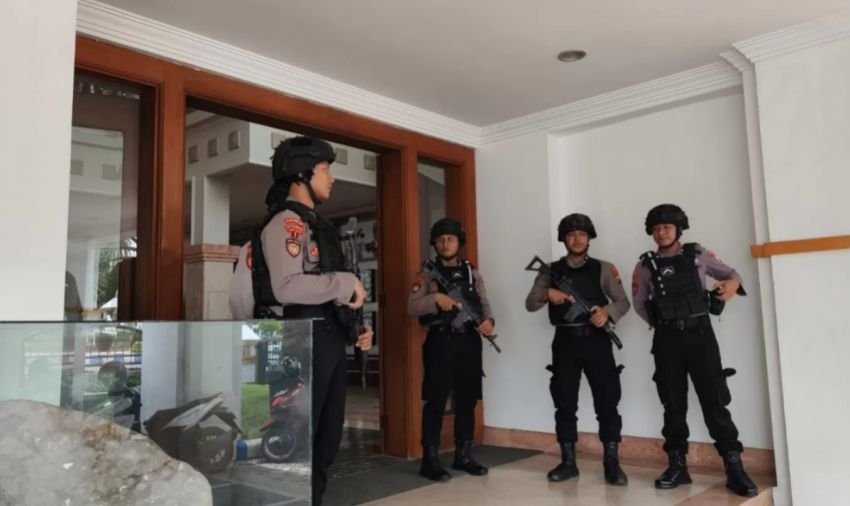 Usai Geledah Kantor Bupati Ponorogo, KPK Sita Tiga Koper Dokumen Penting