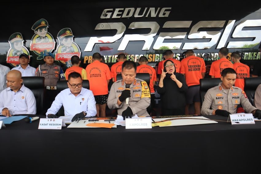 Polisi Gagalkan Tawuran Mahasiswa di Bekasi, Dua Pelaku Diamankan Bersama Senjata Tajam