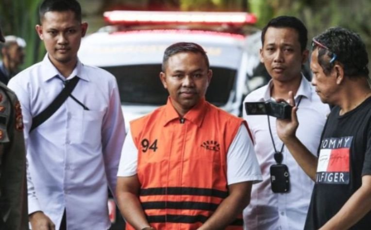 KPK Geledah Rumah Dinas Gubernur Riau Terkait Kasus Dugaan Pemerasan Anggaran 2025