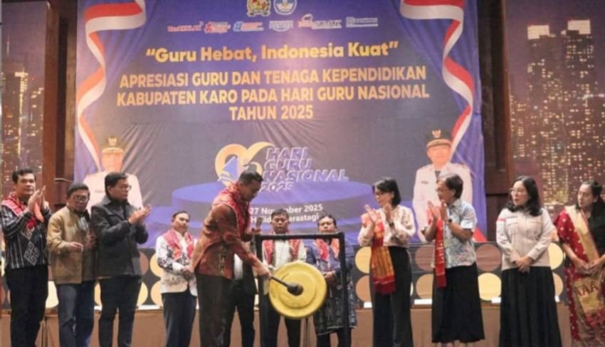 Pemkab Karo Apresiasi Guru pada Hari Guru Nasional 2025, Luncurkan Aplikasi Pengawas Sekolah ERLAJAR SEGEDANG GELUH