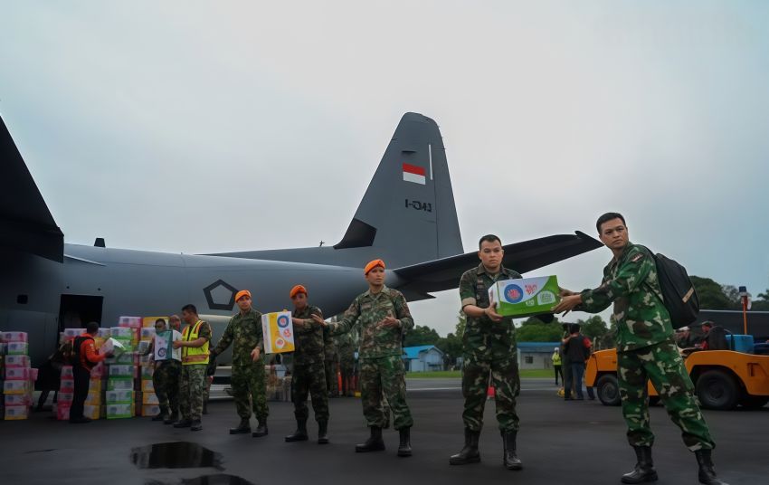 Akses ke Sibolga Masih Terputus, BNPB Fokus Kirim Bantuan via Udara dan Laut