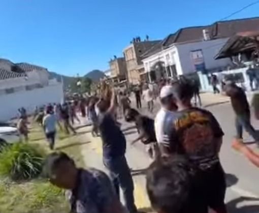 Eks Bupati Tapteng Buka Suara soal Massa Demo Ricuh di Depan Rumahnya: ‘Ada yang Provokasi!’