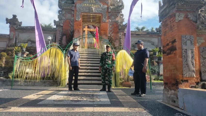 Babinsa Jembrana Kawal Ibadah Minggu dan Penutupan Bulan Syukur HUT ke-94 GKPB