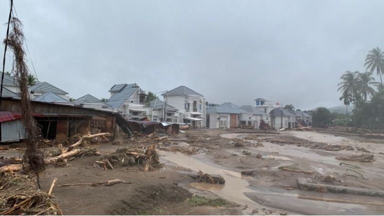 Pasaman Barat Dikepung Banjir, Satu Warga Tewas dan Ribuan Jiwa Terdampak