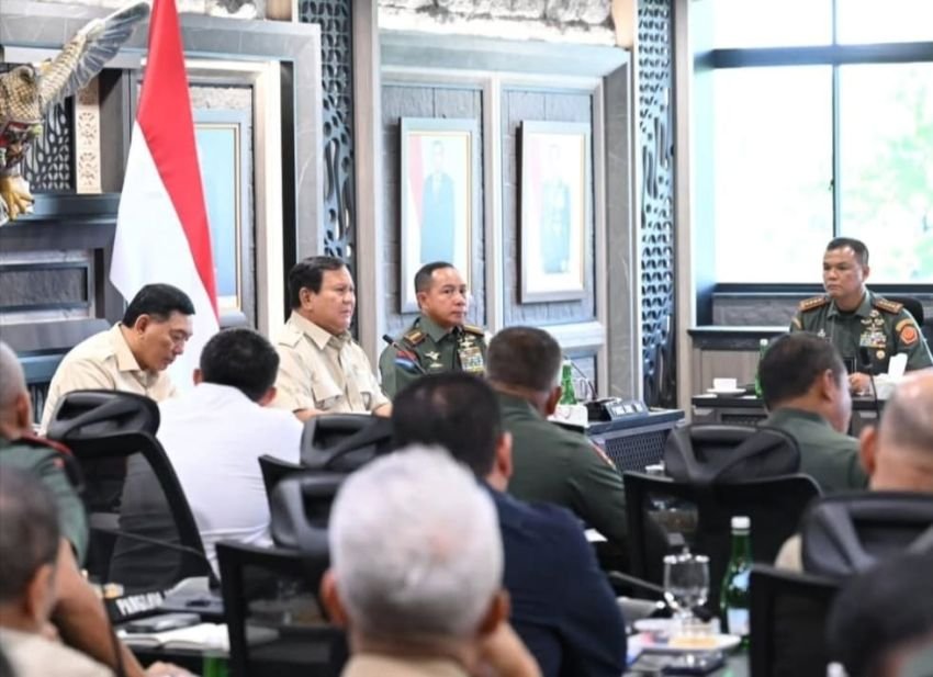 Prabowo Gelar Rapat Khusus di Mabes TNI, Evaluasi Percepatan Kopdes Merah Putih