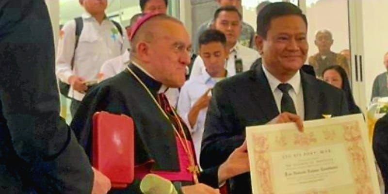 Pengabdian Tanpa Henti, Irjen Pol (Purn) Heribertus Dahana Raih Medali Tertinggi dari Paus Leo XIV