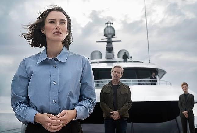 Review Film The Woman In Cabin 10: Superyacht Mewah Jadi Kandang Menakutkan