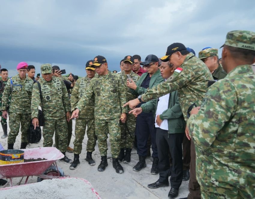 Panglima TNI dan Menhan Tinjau Tambang Timah Ilegal di Bangka Tengah, Izin Pasir Kuarsa Ditinjau Ulang