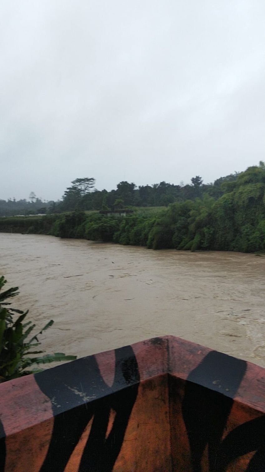 Banjir Besar Rendam Labuhan Deli, Aktivitas Warga Lumpuh dan Sungai Deli Meluap