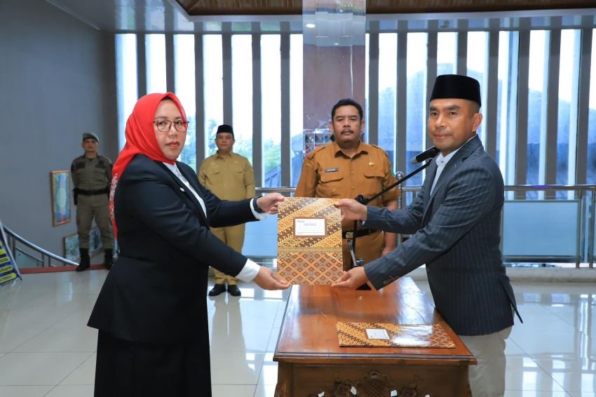 Catat Sejarah Baru, Susi Asmarani Resmi Jadi Sekda Perempuan Pertama di Labuhanbatu Utara