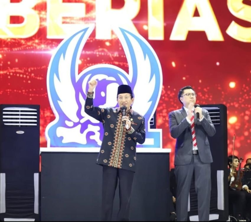 Kemenag Catat Sejarah, Rayakan Natal Bersama Ribuan Jemaat