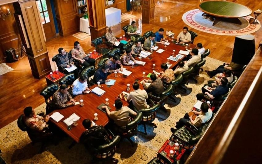 Usai Tinjau Lokasi Bencana di Sumatra, Prabowo Kumpulkan Para Menteri: Apa yang Dibahas?