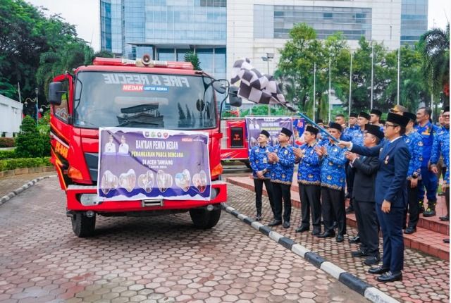 5 Armada Pemadam Kebakaran Medan Dikerahkan untuk Pembersihan Pascabanjir Aceh Tamiang