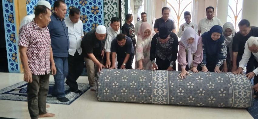 Ambal Mewah Senilai Rp3,4 Miliar dari Turki Mulai Terpasang di Masjid Agung Sumut, Target Rampung Dua Pekan