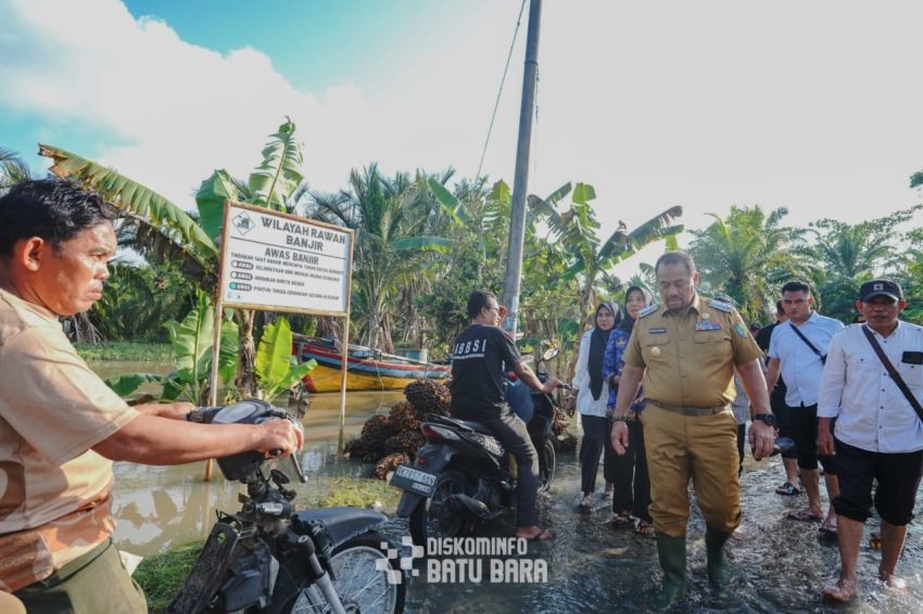 Pastikan Penanganan Banjir yang Tepat, Bupati Batu Bara Tinjau Lokasi Banjir di Desa Sido Mulyo dan Tanjung Mulia