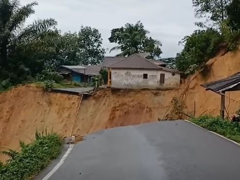 Jalur Terputus Mulai Terbuka! Begini Kondisi Terkini Akses Tarutung&ndash;Sibolga