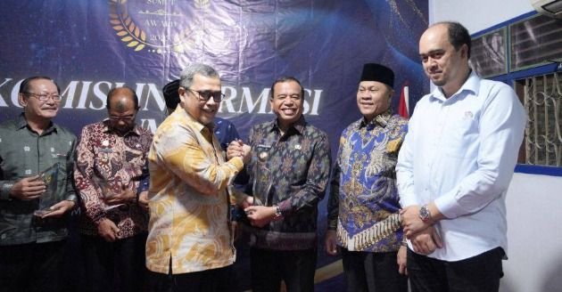 Pemkab Karo Raih Predikat Badan Publik Informatif di KI Sumut Awards 2025, Tunjukkan Komitmen Transparansi dan Akuntabilitas