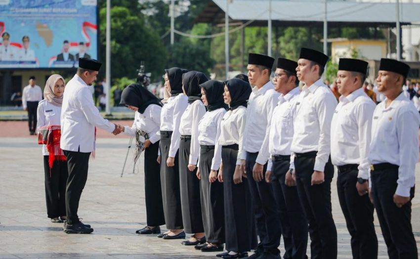 Bobby Nasution Serahkan SK PPPK Paruh Waktu untuk 11.625 Pegawai di Sumut, Dorong Kualitas Pelayanan Publik