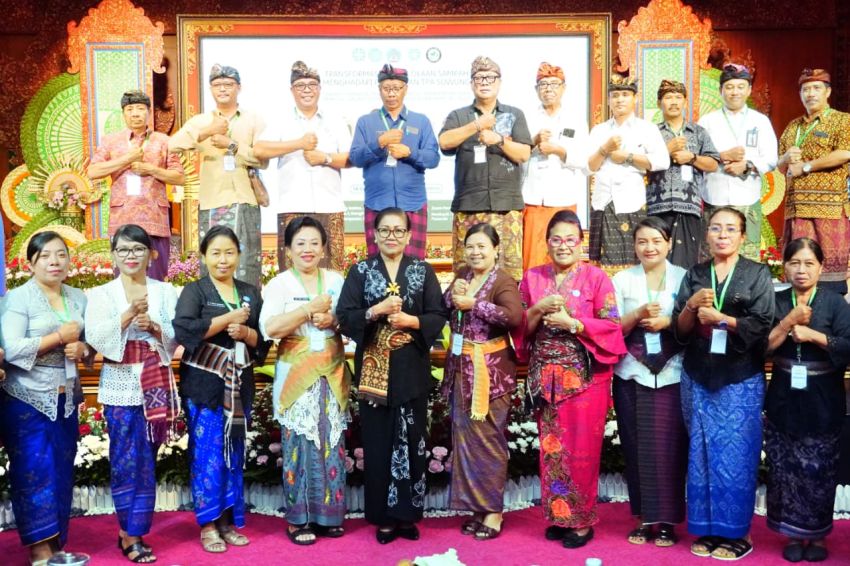 Ibu Putri Koster Tekankan Peran Masyarakat dalam Kelola Sampah Organik, Anorganik, dan B3