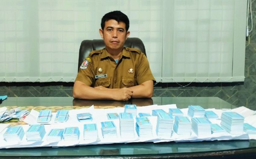 Astaga! Ribuan KTP Elektronik Warga Tanjung Morawa Tertahan di Kantor Camat Sejak 2020