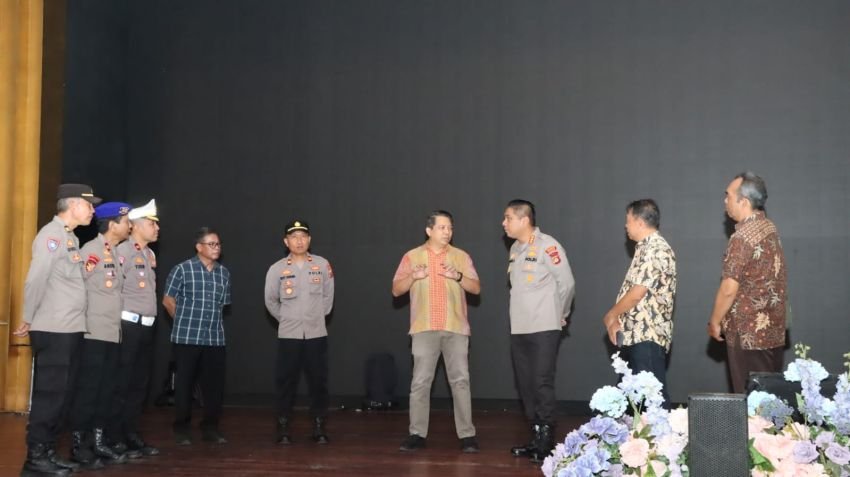 Kapolresta Denpasar Cek Keamanan Gereja GBI Rock Lembah Pujian Jelang Perayaan Nataru, Pastikan Jemaat Beribadah Aman dan Nyaman