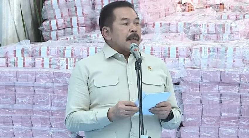 Jaksa Agung Serahkan Rp6,6 Triliun Hasil Kasus CPO, Gula, dan Tambang Sawit-Nikel