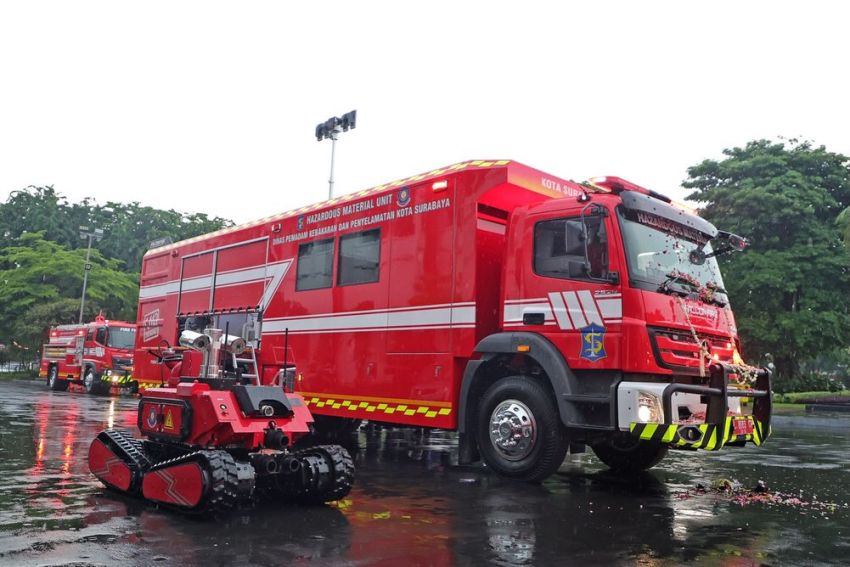 Surabaya Luncurkan Robot Pemadam Kebakaran, Petugas Kini Bisa Aman di Area Berbahaya